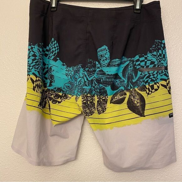 VOLCOM Mens 34" mod-Tech 4-way stretch Board-shorts Surf Swimsuit trunks -32 - Picture 6 of 9